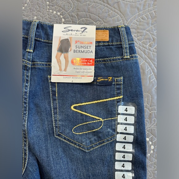 Seven7 Women’s Blue Denim Rolled Cuff Sunset Bermuda Shorts NWT Size 4 - Picture 9 of 10
